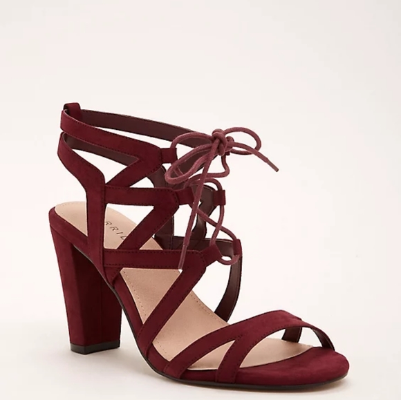 wide width heels size 11